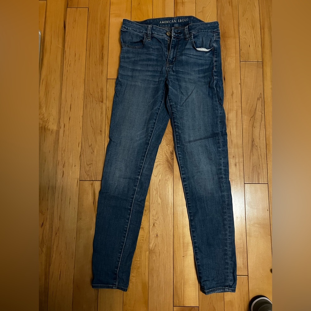 American Eagle skinny jean- size 6- great condition